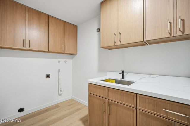 2416 E PIESTEWA PEAK Drive, Phoenix, AZ 85016