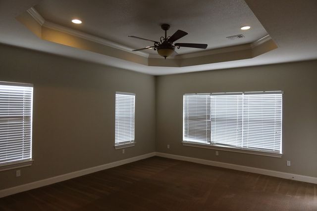 178 Spring Creek Cir, Bandera, TX 78003