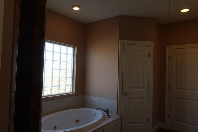 178 Spring Creek Cir, Bandera, TX 78003