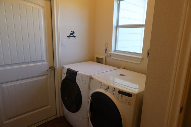 178 Spring Creek Cir, Bandera, TX 78003