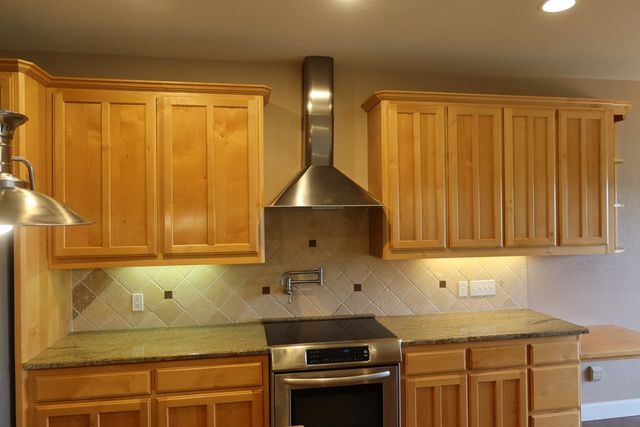 178 Spring Creek Cir, Bandera, TX 78003