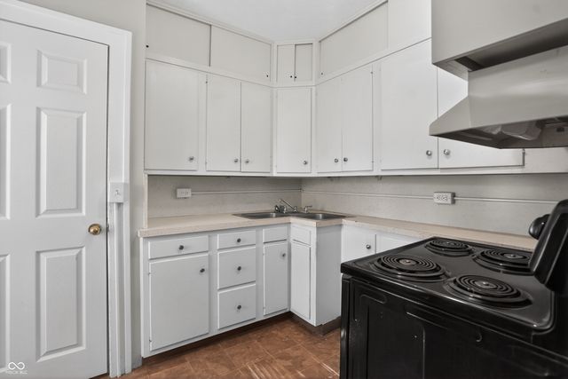 5123 Julian Avenue, Indianapolis, IN 46219