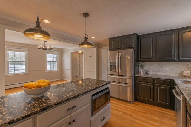 20 Kimberly Cir, Longmeadow, MA 01106