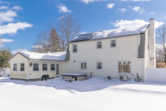 20 Kimberly Cir, Longmeadow, MA 01106