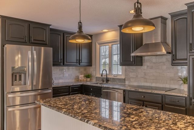 20 Kimberly Cir, Longmeadow, MA 01106