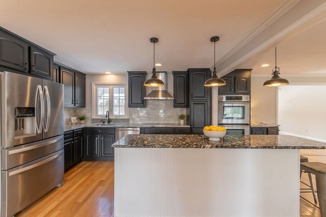 20 Kimberly Cir, Longmeadow, MA 01106