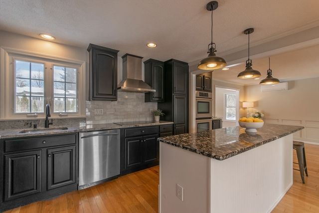 20 Kimberly Cir, Longmeadow, MA 01106