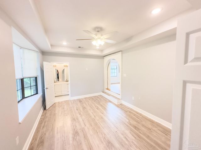 1660 E Hayes St, Pensacola, FL 32503
