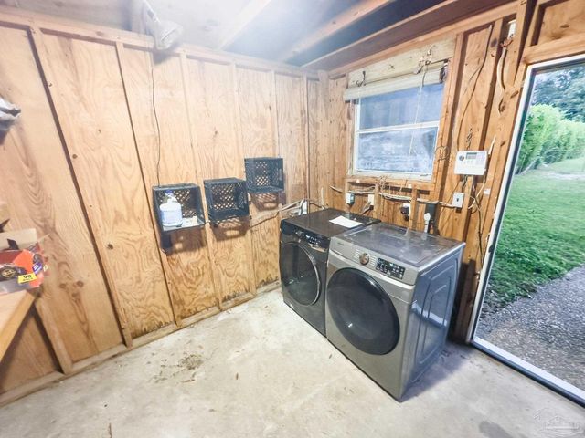 1660 E Hayes St, Pensacola, FL 32503