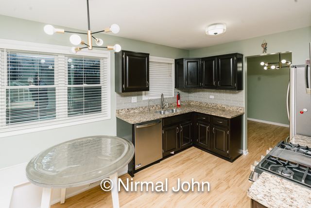 30 Monterey Drive, Vernon Hills, IL 60061