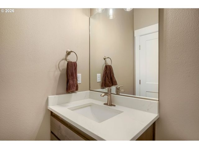 276 Ne CEDAR St, Sublimity, OR 97385