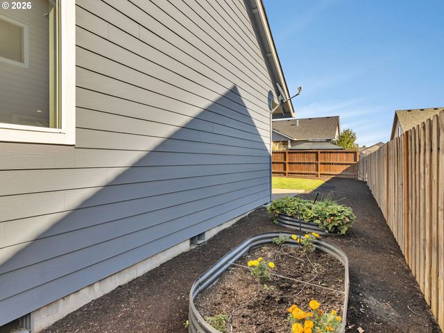 276 Ne CEDAR St, Sublimity, OR 97385