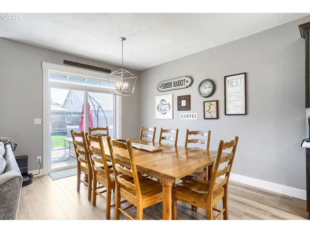 276 Ne CEDAR St, Sublimity, OR 97385