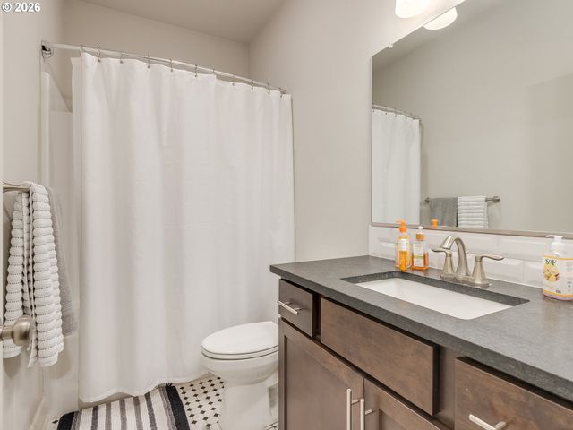 1720 S 47TH Pl, Ridgefield, WA 98642