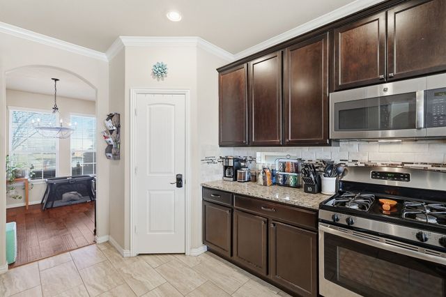 1529 Enchanted Sky Lane, Fort Worth, TX 76052