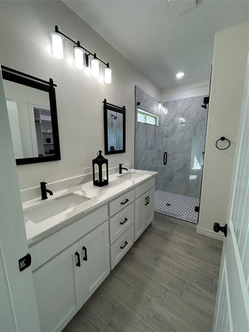 1118 S Grand Avenue, Gainesville, TX 76240