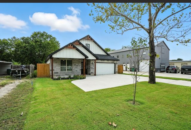 1118 S Grand Avenue, Gainesville, TX 76240