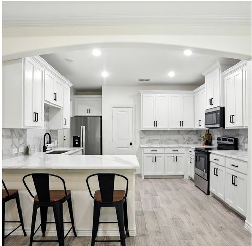 1118 S Grand Avenue, Gainesville, TX 76240