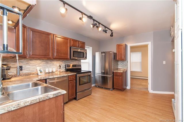 56 Saint Regis Avenue 52B, Norwich, CT 06360