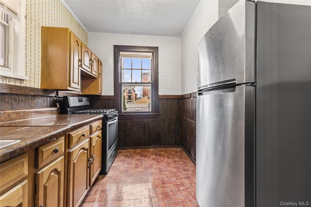 61-17A 165th Street, Fresh Meadows, NY 11365