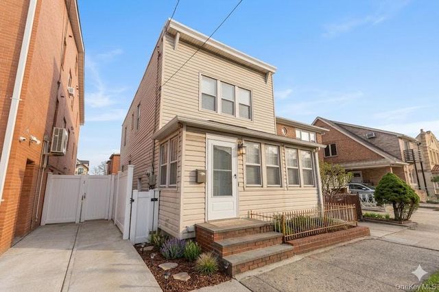 61-17A 165th Street, Fresh Meadows, NY 11365