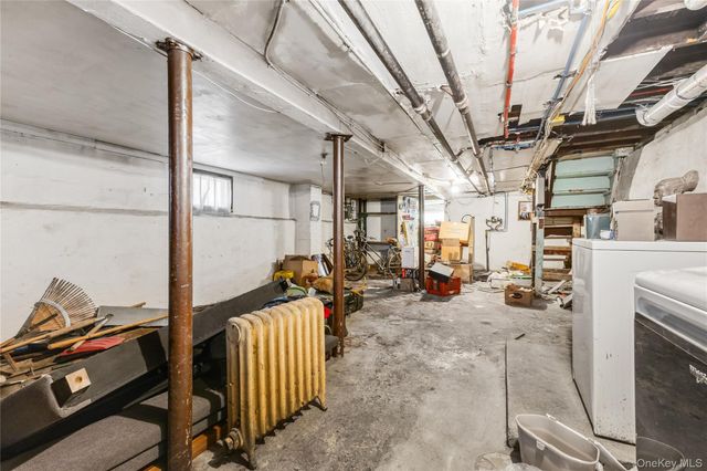 61-17A 165th Street, Fresh Meadows, NY 11365