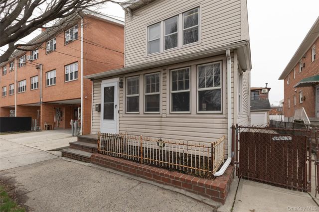 61-17A 165th Street, Fresh Meadows, NY 11365