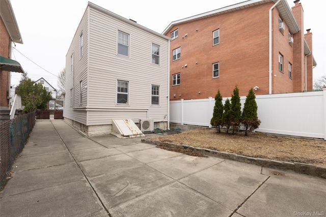 61-17A 165th Street, Fresh Meadows, NY 11365