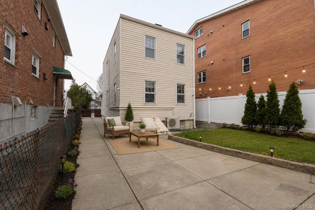 61-17A 165th Street, Fresh Meadows, NY 11365