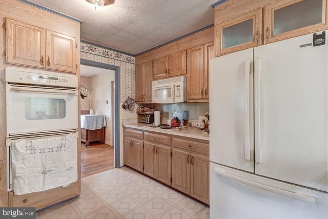 8858 POINDEXTER RD, Louisa, VA 23093