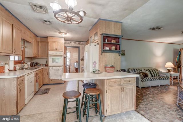 8858 POINDEXTER RD, Louisa, VA 23093