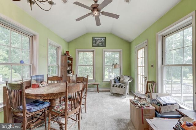 8858 POINDEXTER RD, Louisa, VA 23093