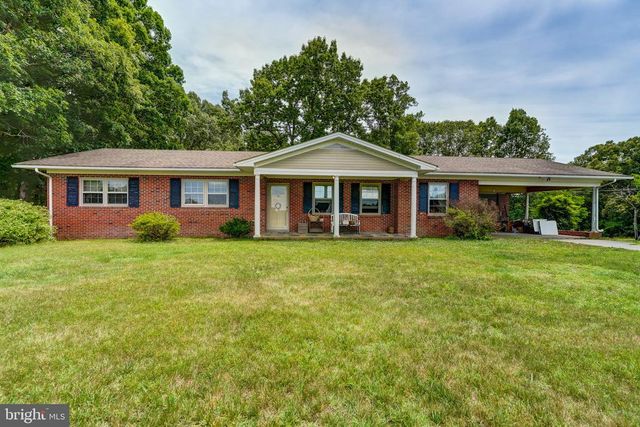 8858 POINDEXTER RD, Louisa, VA 23093