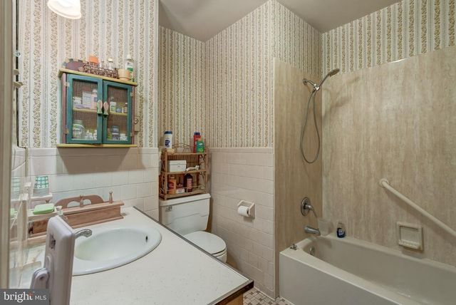 8858 POINDEXTER RD, Louisa, VA 23093