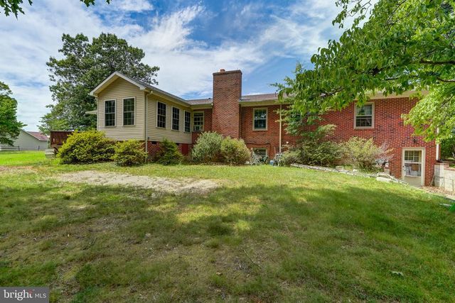 8858 POINDEXTER RD, Louisa, VA 23093