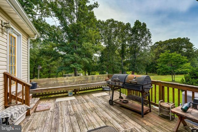 8858 POINDEXTER RD, Louisa, VA 23093