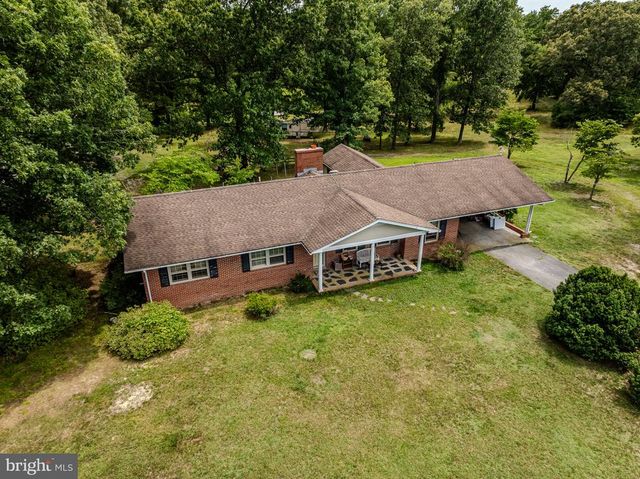 8858 POINDEXTER RD, Louisa, VA 23093