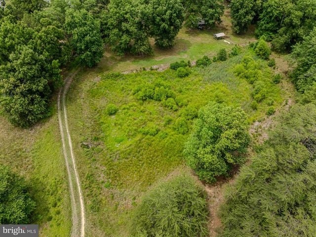 8858 POINDEXTER RD, Louisa, VA 23093
