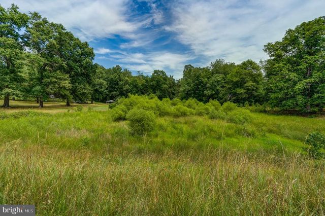 8858 POINDEXTER RD, Louisa, VA 23093