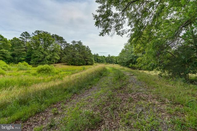 8858 POINDEXTER RD, Louisa, VA 23093
