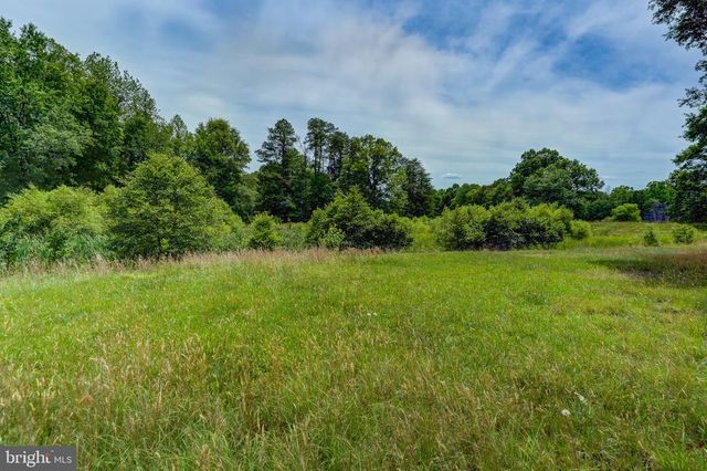 8858 POINDEXTER RD, Louisa, VA 23093
