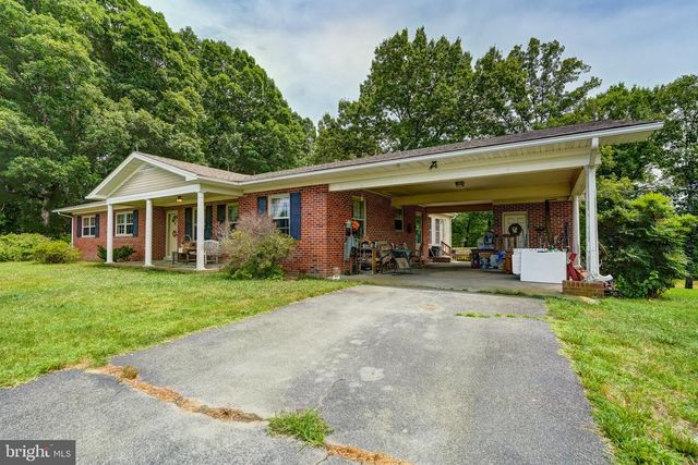 8858 POINDEXTER RD, Louisa, VA 23093