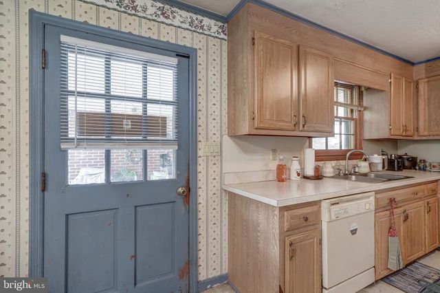 8858 POINDEXTER RD, Louisa, VA 23093