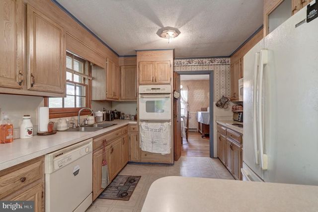8858 POINDEXTER RD, Louisa, VA 23093