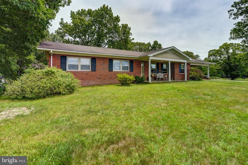 8858 POINDEXTER RD, Louisa, VA 23093