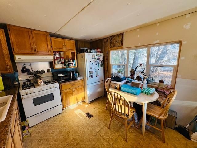 94 Harriman Hill Road, Raymond, NH 03077