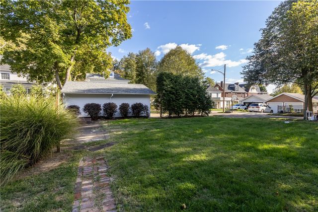 706 Nevin, Sewickley, PA 15143