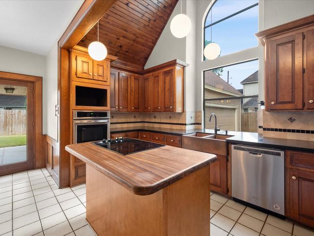 18006 Memorial Estates Drive, Spring, TX 77379