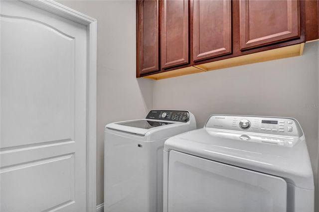 8013 HAMPTON GLEN DRIVE, Tampa, FL 33647