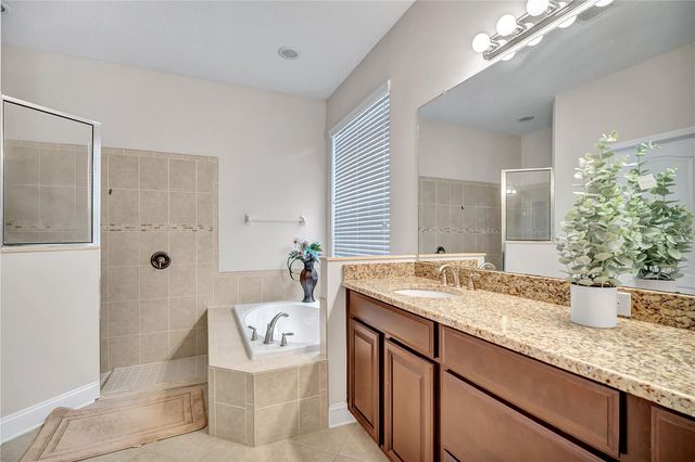 8013 HAMPTON GLEN DRIVE, Tampa, FL 33647